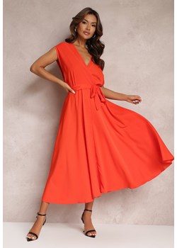 Pomarańczowa Rozkloszowana Sukienka Maxi z Kopertowym Dekoltem i Wiązanym Paskiem Hallona ze sklepu Renee odzież w kategorii Sukienki - zdjęcie 157092160