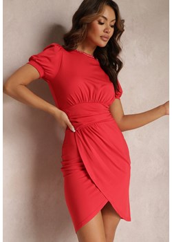 Czerwona Kopertowa Sukienka Mini z Ozdobnym Marszczeniem i Zakładką Tarisa ze sklepu Renee odzież w kategorii Sukienki - zdjęcie 157103281