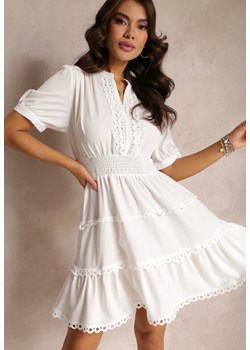 Biała Sukienka Mini z Gumkami w Talii z Krótkim Rękawem i Koronką Jelina ze sklepu Renee odzież w kategorii Sukienki - zdjęcie 157106160