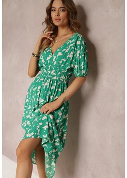 Zielona Rozkloszowana Sukienka Mii z Gumką w Talii z Głębokim Dekoltem z Wiskozy Xyra ze sklepu Renee odzież w kategorii Sukienki - zdjęcie 157106190