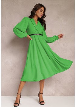 Jasnozielona Rozkloszowana Sukienka z Paskiem i Długim Rękawem Malaiyah ze sklepu Renee odzież w kategorii Sukienki - zdjęcie 157107283
