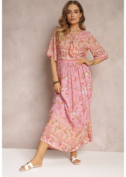 Różowa Kwiecista Sukienka Maxi z Ozdobnym Wiązaniem i Rozkloszowanym Dołem Alvilda ze sklepu Renee odzież w kategorii Sukienki - zdjęcie 157108572
