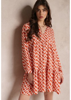 Pomarańczowa Rozkloszowana Sukienka z Głębokim Dekoltem i Geometrycznym Wzorem Charene ze sklepu Renee odzież w kategorii Sukienki - zdjęcie 157109022