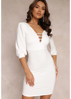Biała Dopasowana Sukienka z Ozdobnym Dekoltem Izra ze sklepu Renee odzież w kategorii Sukienki - zdjęcie 157111613