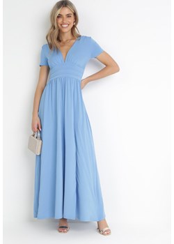 Jasnoniebieska Rozkloszowana Sukienka Maxi z Głębokim Dekoltem z Rozcięciem Wyla ze sklepu Born2be Odzież w kategorii Sukienki - zdjęcie 157115880