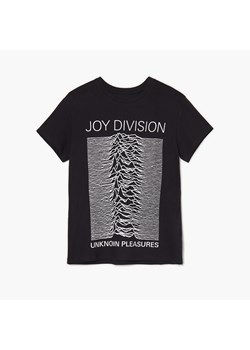 Cropp - Czarny t-shirt z nadrukiem Joy Division - czarny ze sklepu Cropp w kategorii Bluzki damskie - zdjęcie 157119083