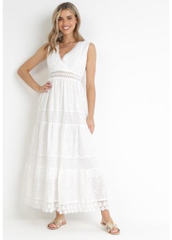 Biała Koronkowa Sukienka Maxi z Kopertowym Dekoltem i Wiązaniem na Plecach Hossia ze sklepu Born2be Odzież w kategorii Sukienki - zdjęcie 157120664