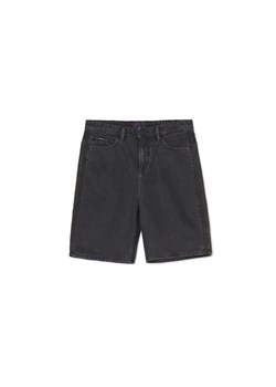 Cropp - Czarne jeansowe szorty z lampasami - szary ze sklepu Cropp w kategorii Spodenki męskie - zdjęcie 157137051
