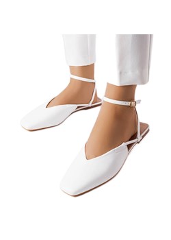 PA1 Białe sandały z zakrytym noskiem Jehovah ze sklepu ButyModne.pl w kategorii Balerinki - zdjęcie 157152422