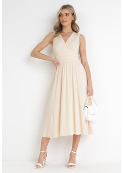 Beżowa Sukienka Midi Bez Rękawów z Plisowanym Dołem Dreana ze sklepu Born2be Odzież w kategorii Sukienki - zdjęcie 157159820