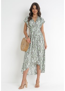 Zielona Kopertowa Sukienka Midi z Rozkloszowanym Dołem i Marszczoną Gumką Shirllen ze sklepu Born2be Odzież w kategorii Sukienki - zdjęcie 157230394