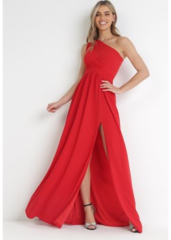 Czerwona Sukienka Maxi Na Jedno Ramię z Rozcięciem na Dole Jasminta ze sklepu Born2be Odzież w kategorii Sukienki - zdjęcie 157230524