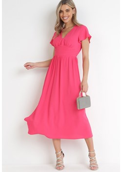 Różowa Taliowana Sukienka Midi z Wycięciem Philomile ze sklepu Born2be Odzież w kategorii Sukienki - zdjęcie 157230644