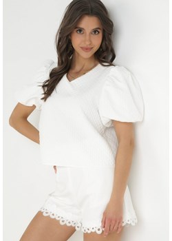 Biała Bluzka z Bufiastymi Krótkimi Rękawami Casania ze sklepu Born2be Odzież w kategorii Bluzki damskie - zdjęcie 157270582