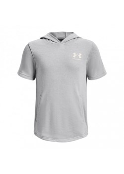 Chłopięca bluza dresowa nierozpinana z kapturem Under Armour UA Rival Terry - szara ze sklepu Sportstylestory.com w kategorii T-shirty chłopięce - zdjęcie 157278110