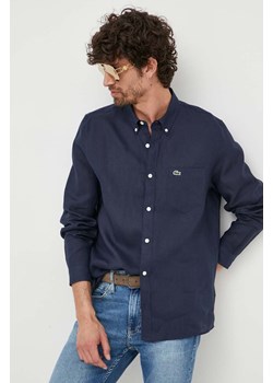 Lacoste koszula lniana kolor granatowy regular z kołnierzykiem button-down ze sklepu ANSWEAR.com w kategorii Koszule męskie - zdjęcie 157453731