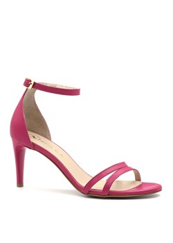 Różowe skórzane sandały na niskiej szpilce 209P ze sklepu NESCIOR w kategorii Sandały damskie - zdjęcie 157478712