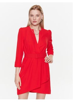 Kontatto Sukienka koktajlowa NO1004 Czerwony Regular Fit ze sklepu MODIVO w kategorii Sukienki - zdjęcie 157493102