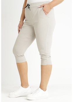 Beżowe Spodnie z Nogawkami 3/4 i Gumką w Pasie Temina ze sklepu Born2be Odzież w kategorii Spodnie damskie - zdjęcie 157498873