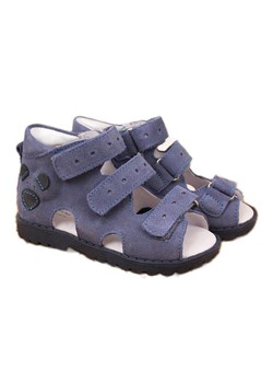 Sandały skórzane chłopięce z misiem niebieskie Kornecki ze sklepu ButyModne.pl w kategorii Sandały dziecięce - zdjęcie 157507403