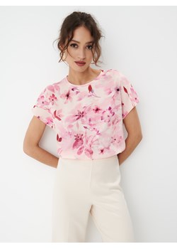 Mohito - Różowa bluzka w kwiaty - Beżowy ze sklepu Mohito w kategorii Bluzki damskie - zdjęcie 157510932