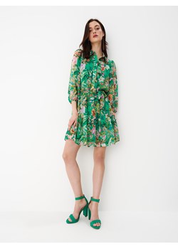 Mohito - Koszulowa sukienka mini w kwiaty - Zielony ze sklepu Mohito w kategorii Sukienki - zdjęcie 157511240