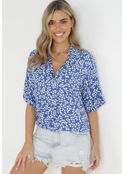 Niebieska Koszulowa Bluzka w Kwiaty z Krótkimi Rękawami Selenta ze sklepu Born2be Odzież w kategorii Bluzki damskie - zdjęcie 157515241
