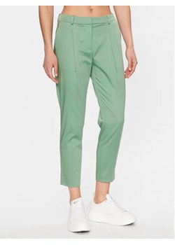 Boss Spodnie materiałowe 50488135 Zielony Relaxed Fit ze sklepu MODIVO w kategorii Spodnie damskie - zdjęcie 157519294