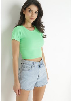 Zielony Dopasowany T-shirt o Skróconym Fasonie Narela ze sklepu Born2be Odzież w kategorii Bluzki damskie - zdjęcie 157540460