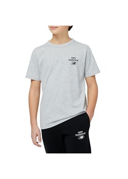 Koszulka New Balance YT31518AG - szara ze sklepu streetstyle24.pl w kategorii T-shirty chłopięce - zdjęcie 157541411