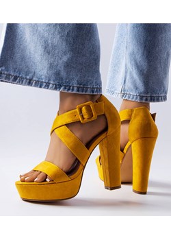 Żółte sandały na słupku Sevier ze sklepu gemre w kategorii Sandały damskie - zdjęcie 157576781