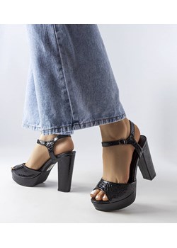 Czarne masywne sandały na słupku Nidia ze sklepu gemre w kategorii Sandały damskie - zdjęcie 157582824