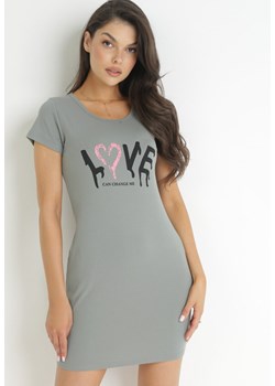 Ciemnozielona Bawełniana Sukienka T-shirtowa z Napisem Avera ze sklepu Born2be Odzież w kategorii Sukienki - zdjęcie 157588404