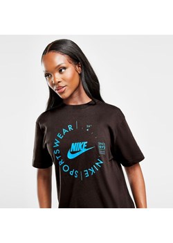 NIKE T-SHIRT W NSW TEE BF PRNT SU TEE ze sklepu JD Sports  w kategorii Bluzki damskie - zdjęcie 157617243