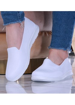 Wkładane białe damskie buty sportowe /F7-2 14150 T234/ ze sklepu Pantofelek24.pl w kategorii Trampki damskie - zdjęcie 157633173