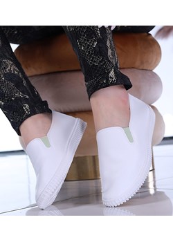 Wkładane białe damskie buty sportowe /F3-2 14207 T235/ ze sklepu Pantofelek24.pl w kategorii Trampki damskie - zdjęcie 158497314