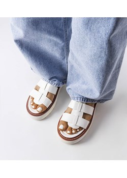 Białe sandały na platformie Loli ze sklepu gemre w kategorii Sandały damskie - zdjęcie 158499331