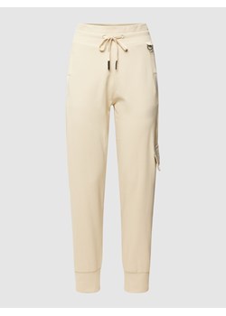 Spodnie dresowe z detalami z logo ze sklepu Peek&Cloppenburg  w kategorii Spodnie męskie - zdjęcie 158561262