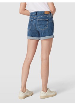 Szorty jeansowe z naszywką z logo model ‘PIXIE’ ze sklepu Peek&Cloppenburg  w kategorii Szorty - zdjęcie 158638923