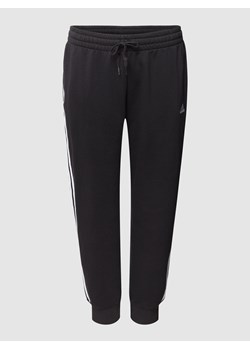 Spodnie dresowe PLUS SIZE z wyhaftowanym logo ze sklepu Peek&Cloppenburg  w kategorii Spodnie damskie - zdjęcie 158645163