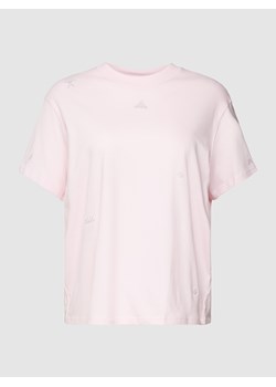 T-shirt PLUS SIZE z wyhaftowanym logo ze sklepu Peek&Cloppenburg  w kategorii Bluzki damskie - zdjęcie 158649073