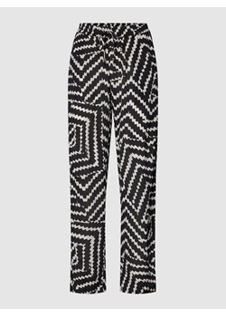 Spodnie o kroju flared cut ze wzorem na całej powierzchni ze sklepu Peek&Cloppenburg  w kategorii Spodnie damskie - zdjęcie 158677371