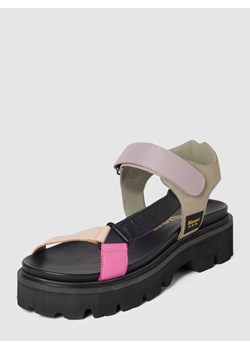 Sandały skórzane z detalem z logo model ‘ELSIE’ ze sklepu Peek&Cloppenburg  w kategorii Sandały damskie - zdjęcie 158722311
