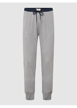 Spodnie dresowe z wzorem w paski ze sklepu Peek&Cloppenburg  w kategorii Spodnie męskie - zdjęcie 158767293