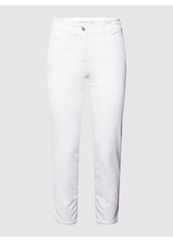 Jeansy z materiałowym paskiem ze sklepu Peek&Cloppenburg  w kategorii Jeansy damskie - zdjęcie 158776022