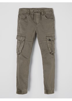 Spodnie cargo z elastycznym pasem ze sklepu Peek&Cloppenburg  w kategorii Spodnie chłopięce - zdjęcie 158776680