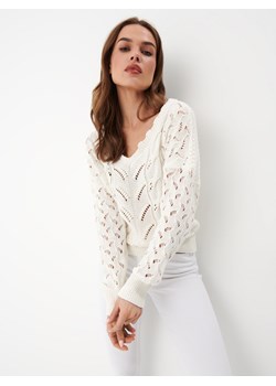 Mohito - Kremowy sweter z dekoracyjnym splotem - Kremowy ze sklepu Mohito w kategorii Swetry damskie - zdjęcie 158825610