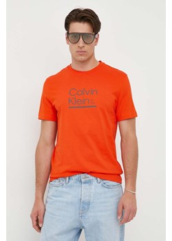 Calvin Klein t-shirt bawełniany kolor pomarańczowy z nadrukiem ze sklepu ANSWEAR.com w kategorii T-shirty męskie - zdjęcie 158842883