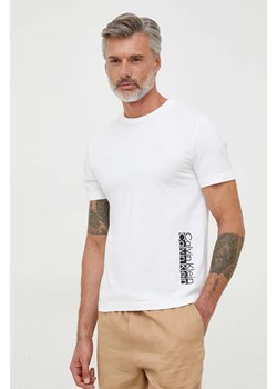 Calvin Klein t-shirt bawełniany kolor biały z nadrukiem ze sklepu ANSWEAR.com w kategorii T-shirty męskie - zdjęcie 158972704