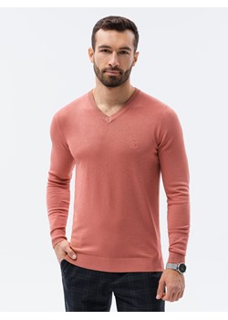 Sweter męski z haftem - różowy V18 E191 ze sklepu ombre w kategorii Swetry męskie - zdjęcie 159004741